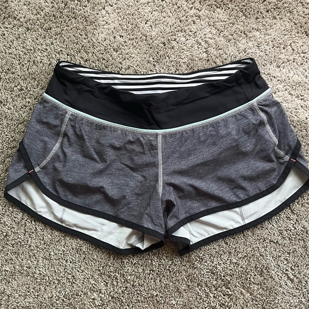 Lululemon size 6 speed shorts 2.5” inseam 4-way stretch